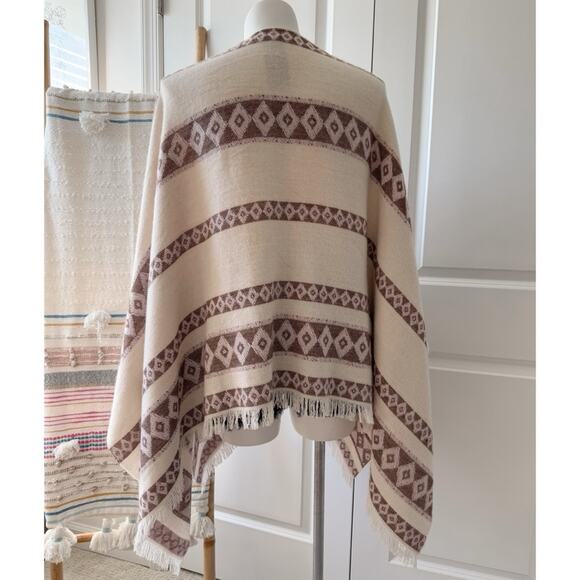 Maje Ivory Pink Geometric Print Fringed Shawl Poncho Wool Blend Women’s One Size - Picture 4 of 8